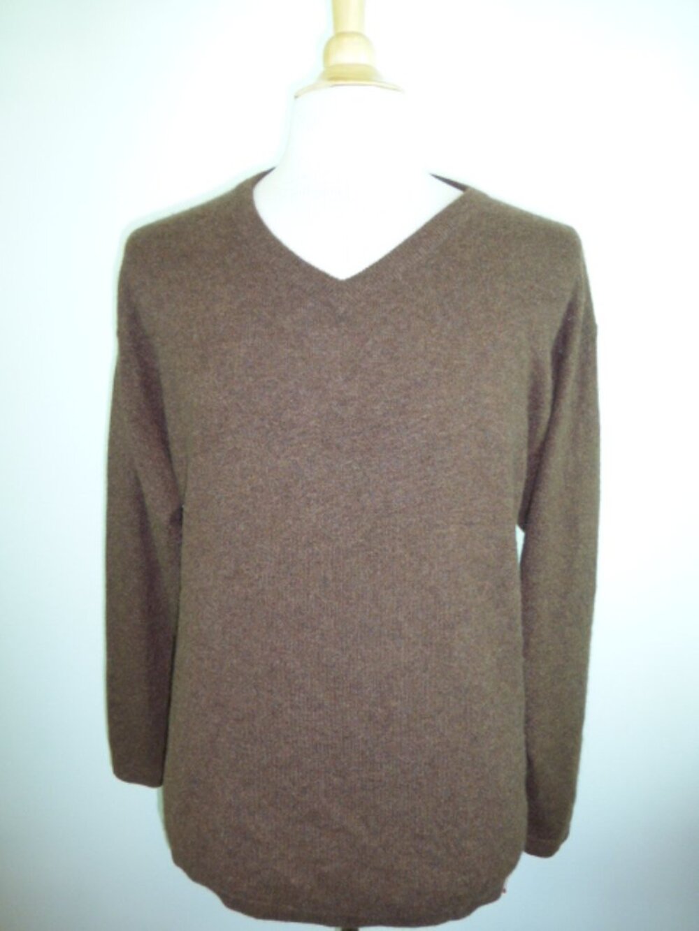 BANANA REPUBLIC brown CASHMERE v neck SWEATER L
